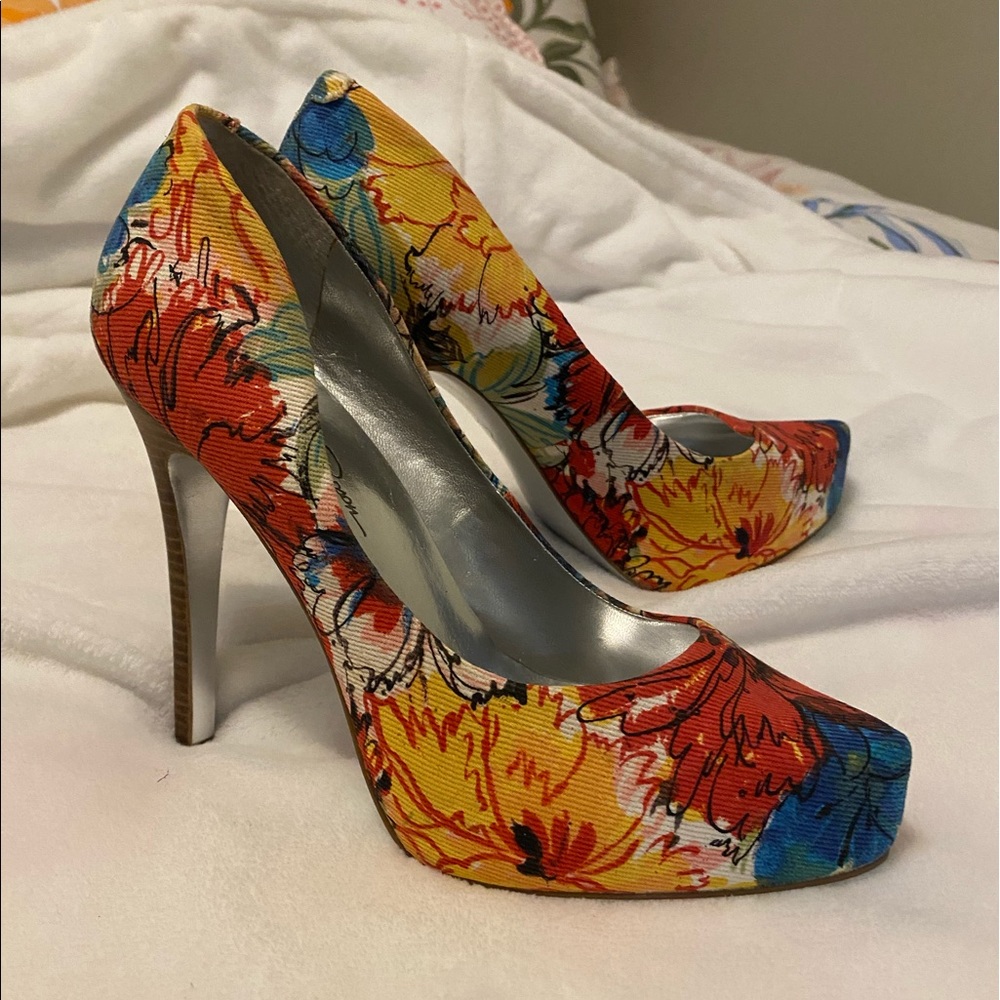 Jessica Simpson Floral Pumps size 8.5